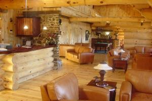 Pourvoirie du lac Moreau, Auberge du Ravage